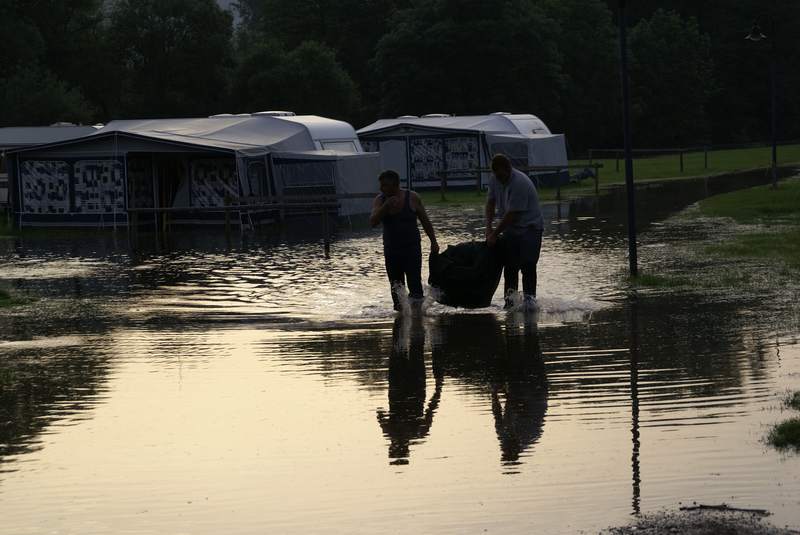 Hochwasser 2008 beim Campingplatz Bild Nr.029